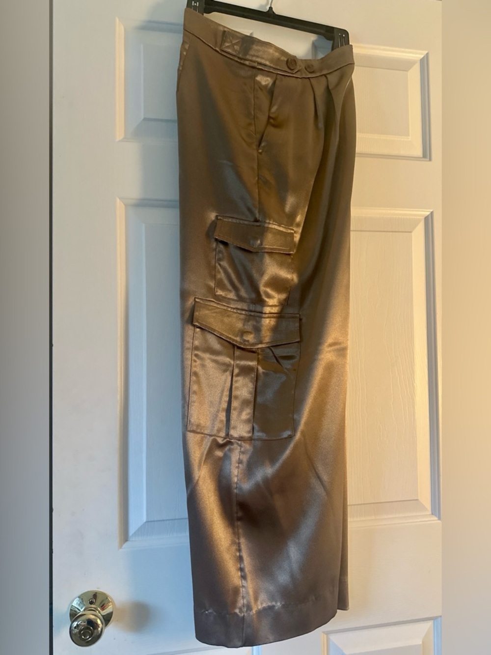 A New Day Bronze Satin Wide Leg Cargo Pants Size 8 High Rise - Picture 2 of 9